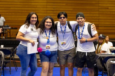 Laker Familia Orientation group shot